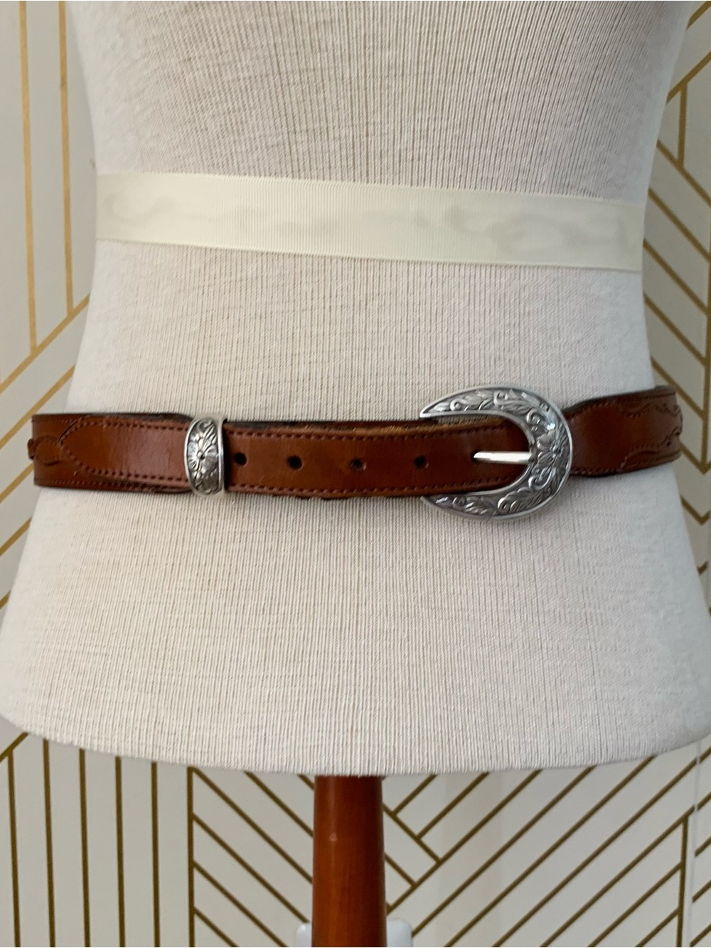 Wrangler Brown Leather Western Belt woven vintage VTG 30/75 floral buckle S / XS